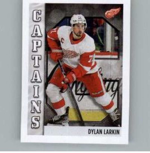 2023-24 TOPPS #547 - Dylan Larkin