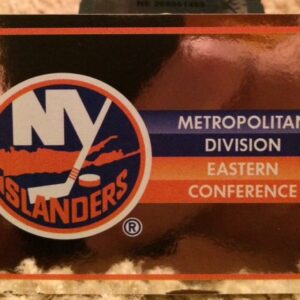 2016 PANINI #124- Logo New York Islanders