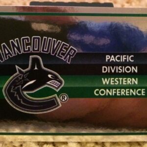 2016 PANINI #415- Logo Vancouver Canucks