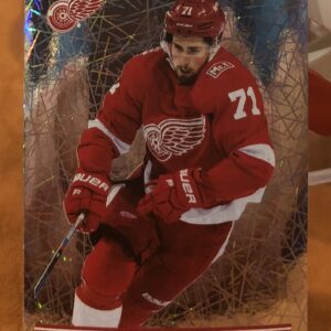 2018 PANINI #76- Dylan Larkin