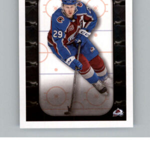 2021-22 TOPPS  #577- Nathan MacKinnon