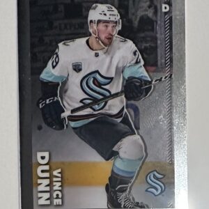 2022-23 TOPPS CHROME BASE Online Exclusive #425 - Vince Dunn